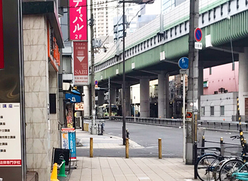 各線『なんば駅』7番出口から2